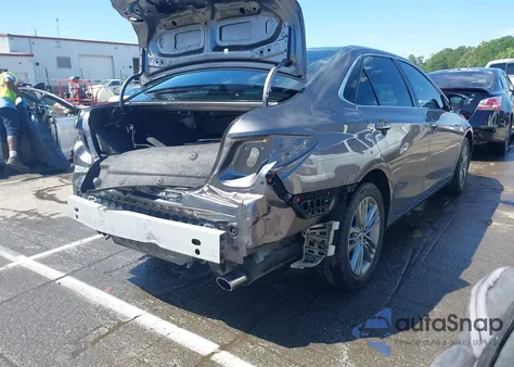 2015 Toyota Camry Se z USA, uszkodzony, nr VIN 4T1BF1FK3FU043685